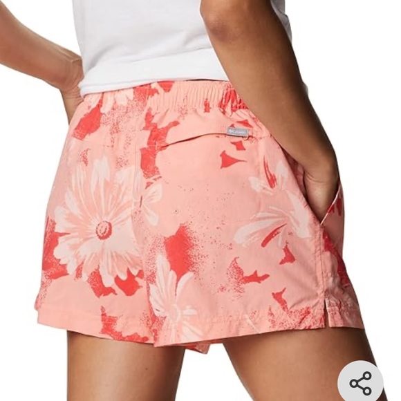 Columbia Pants - Columbia Sandy River 100% Nylon Athletic Shorts in Coral Floral 5” Inseam